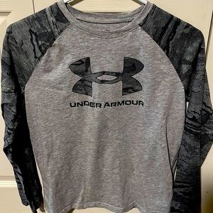 Boys under armour long sleeve gray shirt Youth large
